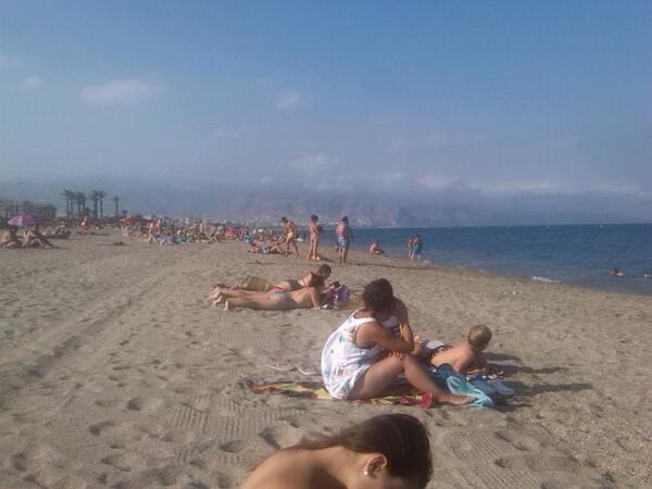SaLome_pg's tweet photo. Que buenas vacaciones nos estamos pegando #playitaBuena @DavidRuizMoral2 @Ines_caracuel @PuLy_77 http://t.co/O93KhAMGkl