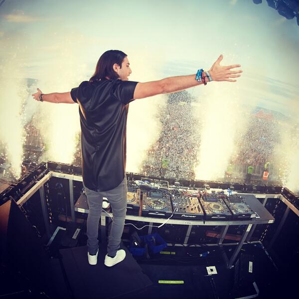 Alesso's tweet photo. T in the P http://t.co/14N2gxUswH