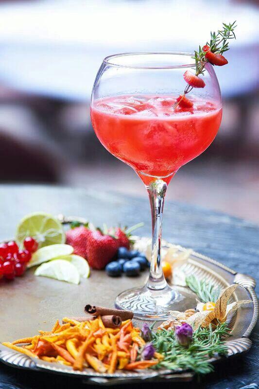 Flamingo_ist's tweet photo. Yeni #HappyHour içkinizle tanıştıralım: Thyme for time http://t.co/ZQRzzsoncn #summer #cocktails http://t.co/8LGOsItadS