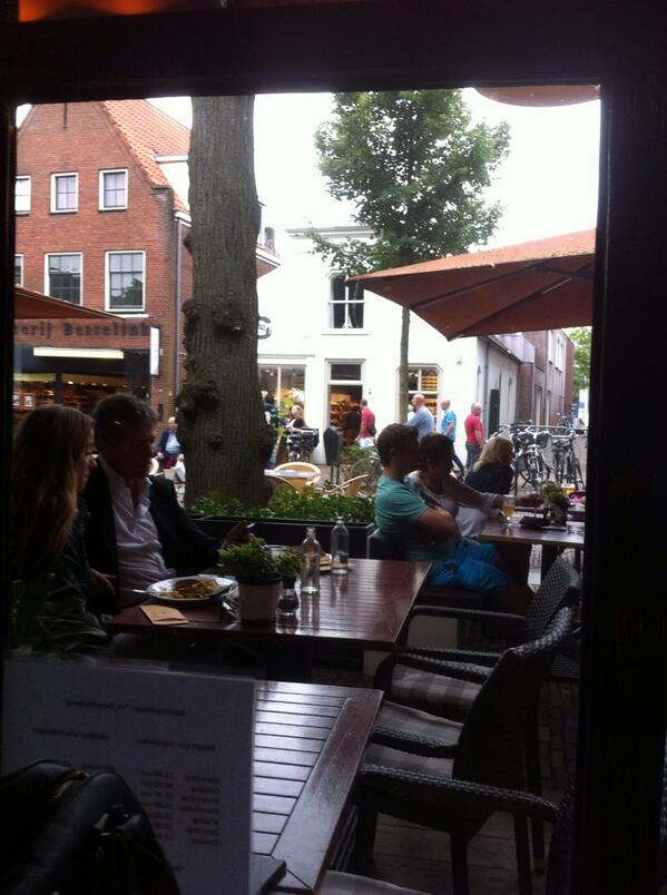 spirbri's tweet image. Hugh Grant spotted in Oisterwijk