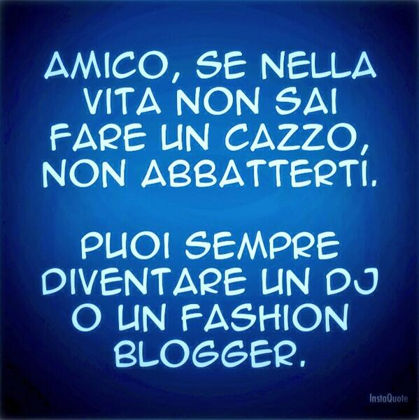 OfficialNonnoM's tweet image. @Dj_FCarpentieri HAHAHAHAHAHAHAA colpito e affondato!!!
😂😂👍👍😘