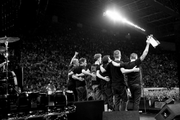 PearlJam's tweet photo. Thank you, Europe. Until next time. #PearlJam #PJEurope2014 http://t.co/9ZJAor0GHp