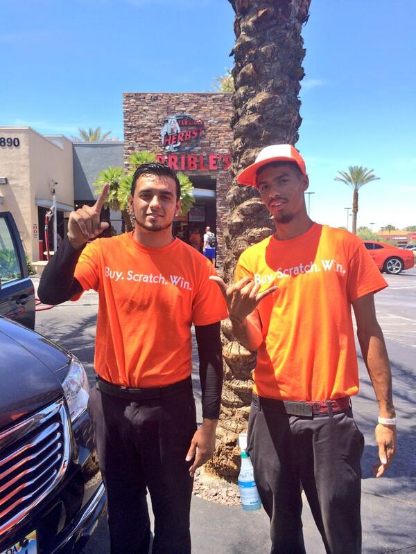 TerribleHerbst's tweet image. A happy car, is a clean one! Purchase a qualifying wash and receive a #BigStuffGiveaway scratch card! #BuyScratchWin