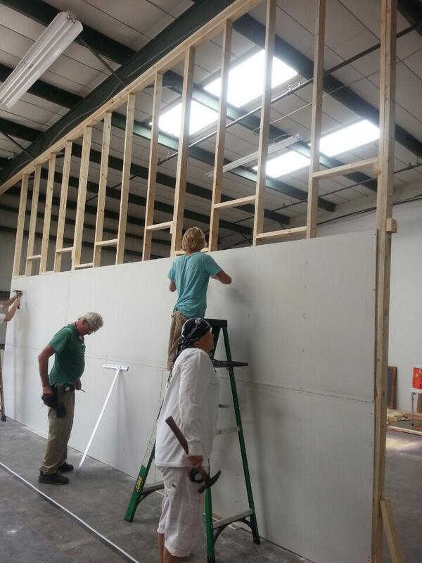 TheDanceCentral's tweet image. Making walls happen!  #thedancentral #buildingout #dancinglessons swarmapp.com/thedancecentra…