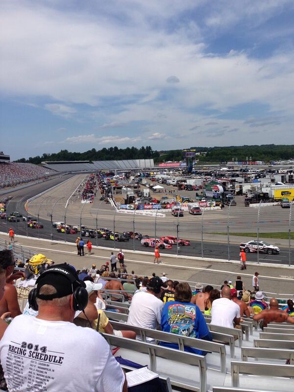 bgreen21's tweet photo. Who is at the track?? #NHMS #rubbinsracin http://t.co/QYWpI6wwkG