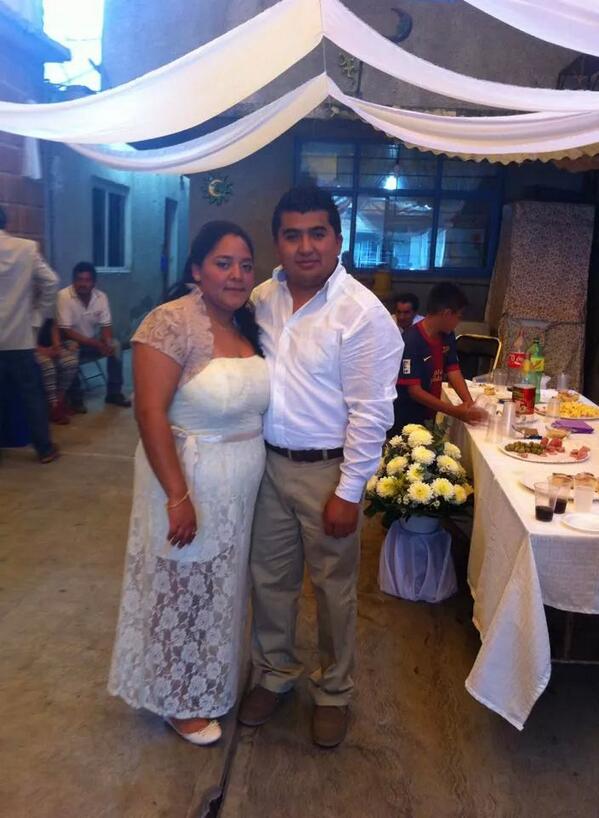Pakorrines's tweet photo. En nombre de los @Pakorrines  queremos felicitar a nuestra presidenta @fanysirenita y José Luis por su boda civil http://t.co/Rv6R7no9C1