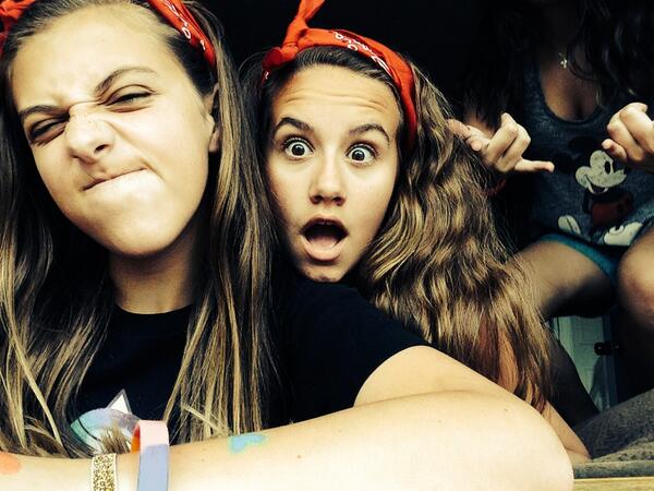 oliviaapernaa's tweet image. Were really ready for bruno💗💗💗❤️ @BrunoMars #MoonshineJungleTour #Row19 #sectionC