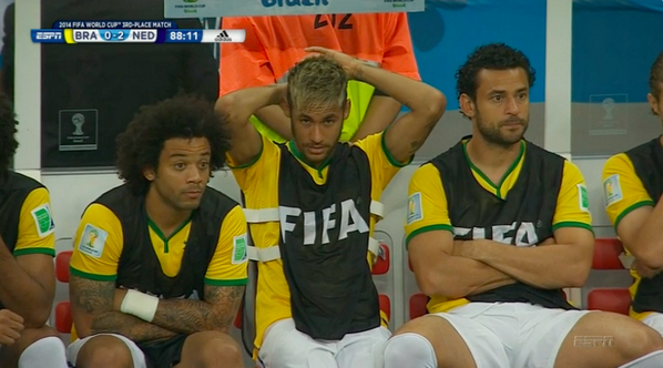 ItsRayyRay's tweet photo. "@soccergods: Neymar seduces the camera. Meanwhile, Fred being Fred. #BRAvNED http://t.co/nDYOMyUllu" @sabuh_ismail LOOOL!