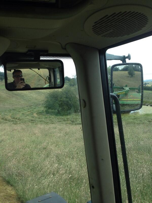 Hoodster42's tweet image. Had a call up to do some mowing this morning. Not been at the controls for a while. Enjoyed it but #wrongcolour