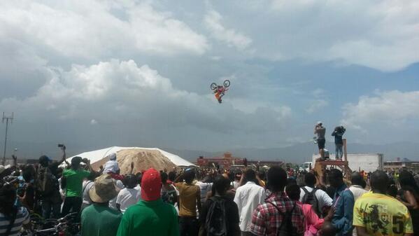 DIGICELJamaica's tweet image. Hey #SunshineCity! 

Join us in Portmore, St. Catherine for some action at #FunInTheSon!