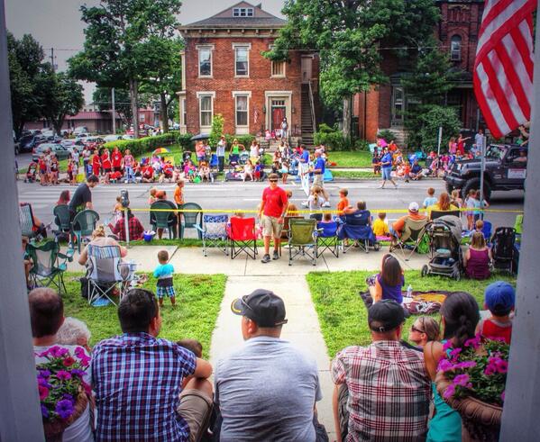SevenGenHSE's tweet photo. Great day at the Three Rivers Parade! Thanks Fort Wayne! #ftwayne #indiana #TRF2014 #SevenGen http://t.co/CgdnqEyyZk