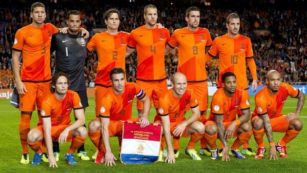 samuel3454's tweet photo. Des pronostiques pour ce soir qui sortiras vainqueur...? RT pour brésil et favoris pour Pays -Bas. http://t.co/PMARU4fJWo