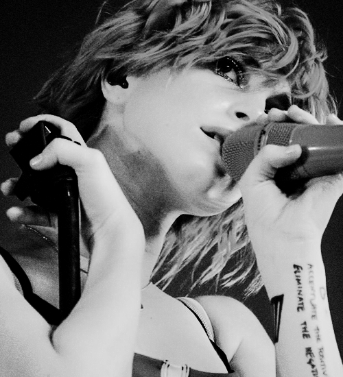 paramorefk tweet picture