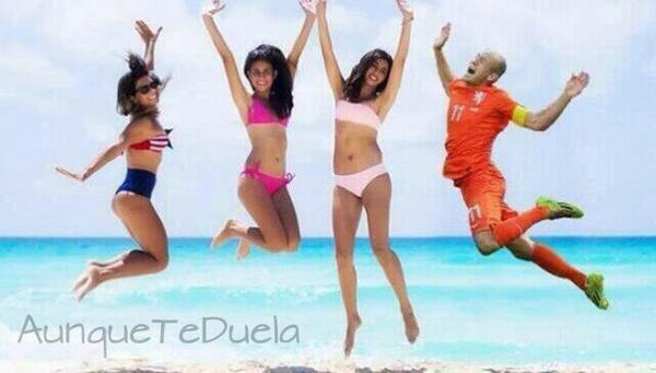 Aunque_Te_Duela's tweet photo. Arjen Robben festejando el gol de Holanda. http://t.co/kE2u4YecIx
