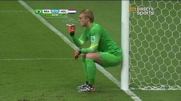 whosjohnson's tweet photo. quando o jo pega a bola http://t.co/ijmDTz2uy8