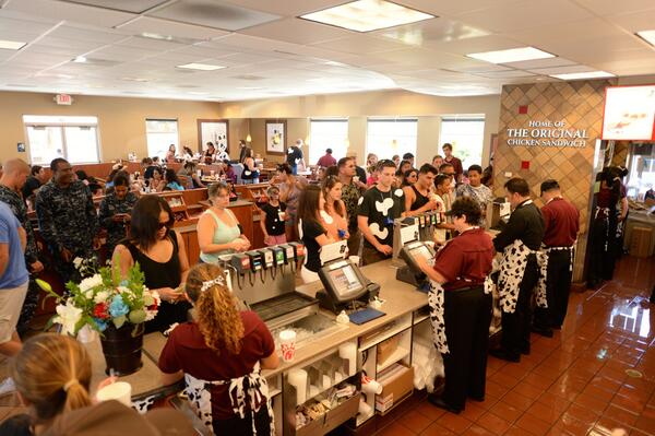 #CowAppreciationDay was a GREAT SUCCESS!!!!!! So many great COW costumes!!! #EatMorChikin #cfasportsarena