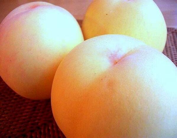 TasteforHealthy's tweet photo. Summer love: peaches! 10 reasons to enjoy http://t.co/55sJB4qZJ0  #nutrition #summerhealth http://t.co/koqvaMjbx6 http://t.co/91fsVfFgkH