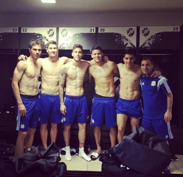 . <a href="/marcosrojoscp/">Marcos Rojo</a> Último entrenamiento con la banda federicofernandez89 #jose #enzo #ricky y el grande de #marito…