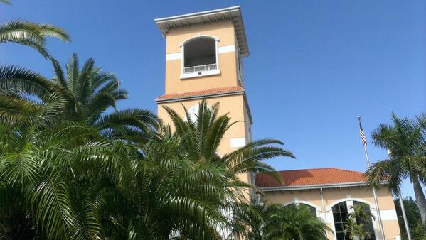 I was hard pressed to find a cloud coming into work this afternoon <a href="/wptv/">WPTV</a>.... #sofla #paradise