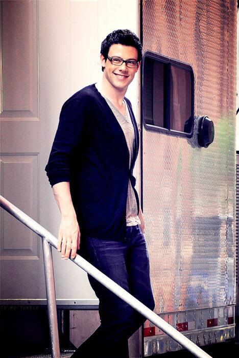 lovefromjulia's tweet photo. A sad day :( The one year anniversary of Cory Monteith's death. R.I.P, gone,but never forgotten.<3 #1YearWithoutCory http://t.co/aWsgl98tQW