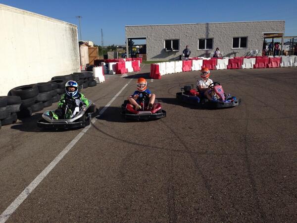 KartingSanPablo's tweet photo. Fotos del fin de semana !!
#VIERNESKSP http://t.co/DJ0dYT9jVT