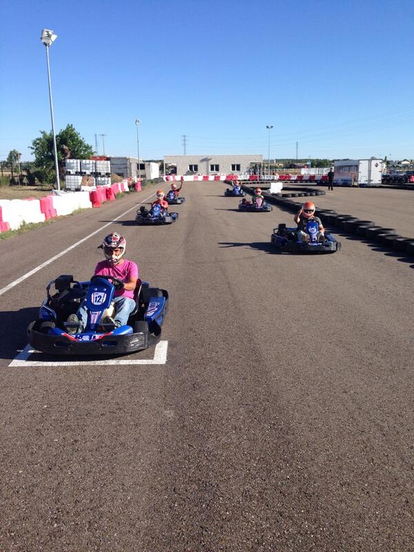 KartingSanPablo's tweet photo. Fotos del fin de semana !!
#VIERNESKSP http://t.co/DJ0dYT9jVT