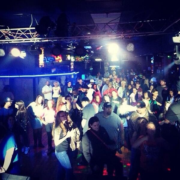 HammerjacksSJ's tweet photo. TONIGHT #CheapShotSaturday!
ALL SHOTS 1/2 PRICE!

@DJSoundninja in the mix 10p-1a!
Doors at 8p!

Hottest dance party! http://t.co/QfQvcurYCW