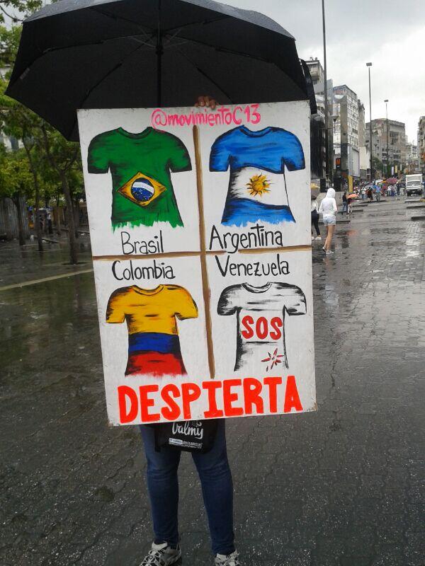 UnionSanPedro's tweet photo. Excelente la actividad #SacaleTarjetaRoja en chacaito #Caracas hoy #12J
Agradecemos a todos los participantes http://t.co/bbVTm2w1NB
