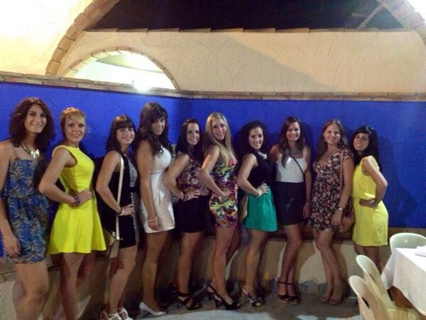 _MiriamMateo_'s tweet photo. Hoy toca!😉 #Oasis #Chicas #Verano 🍹🍸 http://t.co/Aml7qgNV60
