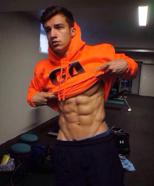 GuyBanquet's tweet photo. #Wonderfuck abbs http://t.co/d9aDSXlHXe