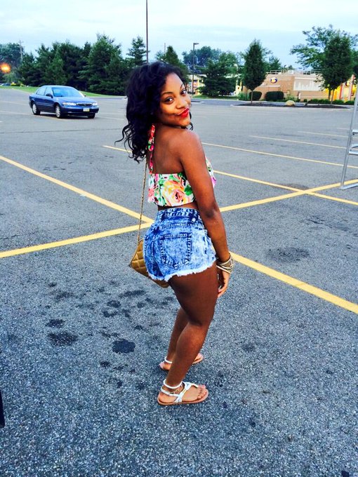 Watch Marie 👑's leaked NSFW photo on TwXstars