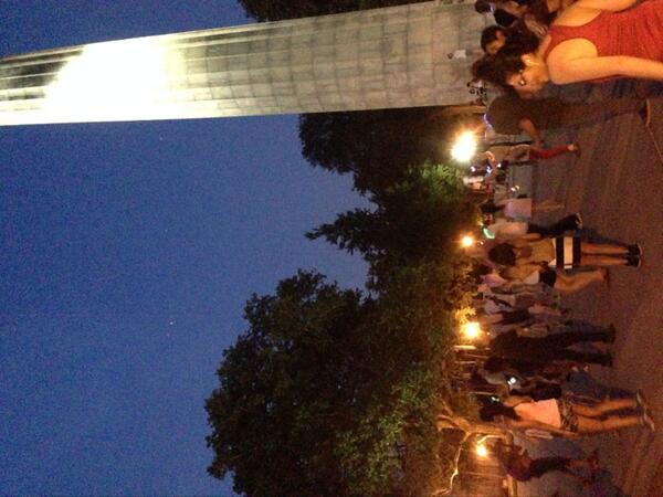FloatNYC's tweet photo. we take over fort greene #globalfloat #nycfloat http://t.co/JAM2uhloZY