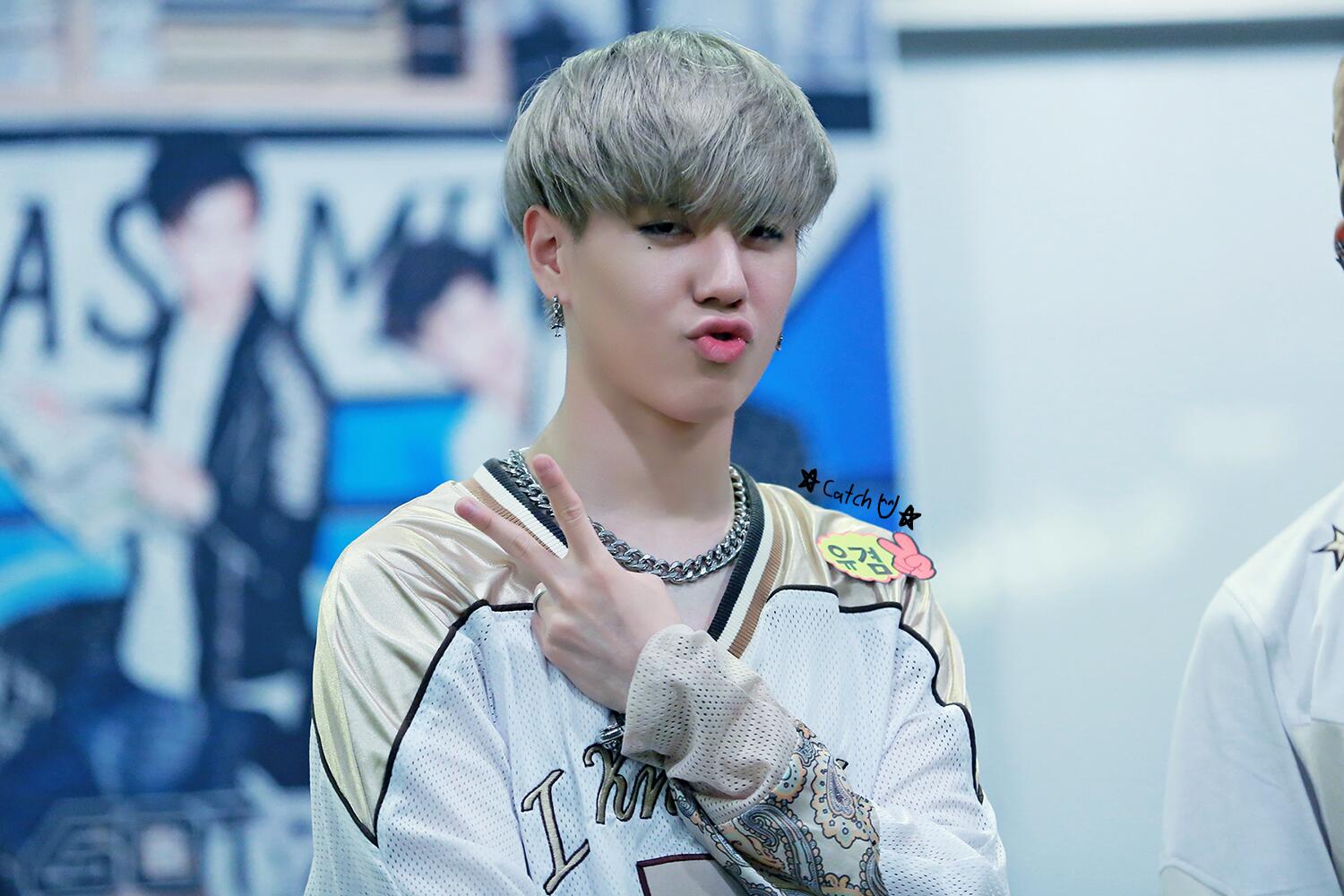 BsZ-_57CEAAVW3d.jpg:large