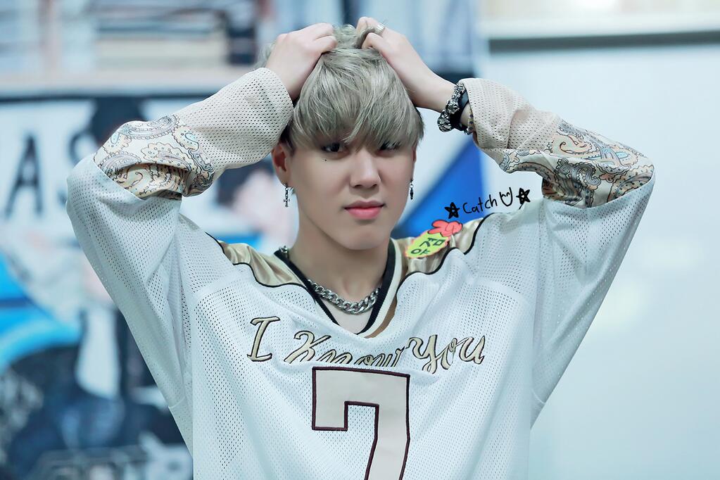 BsZ-_ueCEAAaKc5.jpg:large