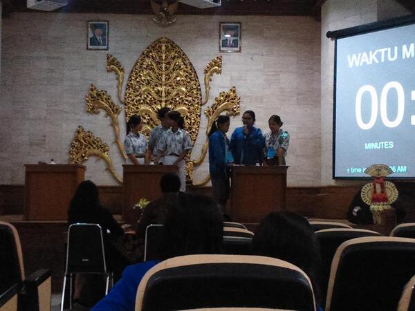 Suasana Lomba Cerdas Cermat antara SMAN 1 Tabanan dengan SMAN 1 Singaraja