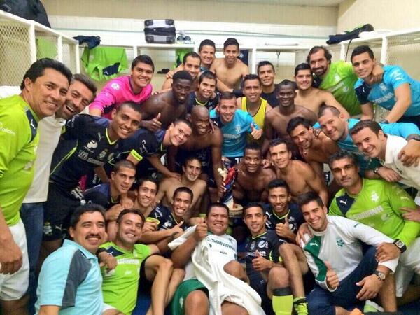 alonsoescoboza's tweet photo. Terminan los partidos de preparación, muy buena pretemporada, ahora a aplicarlo en el torneo para acabar así (foto) http://t.co/zOkVgdS0i1