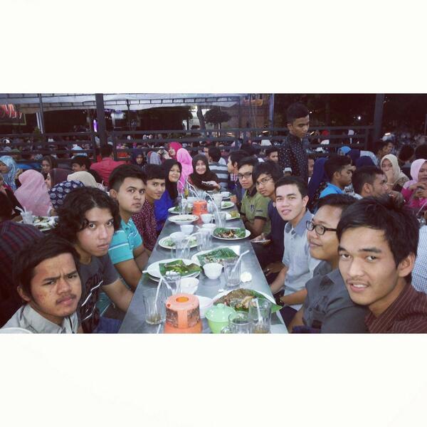 Suasana saat berbuka puasa kemarin 😄👍