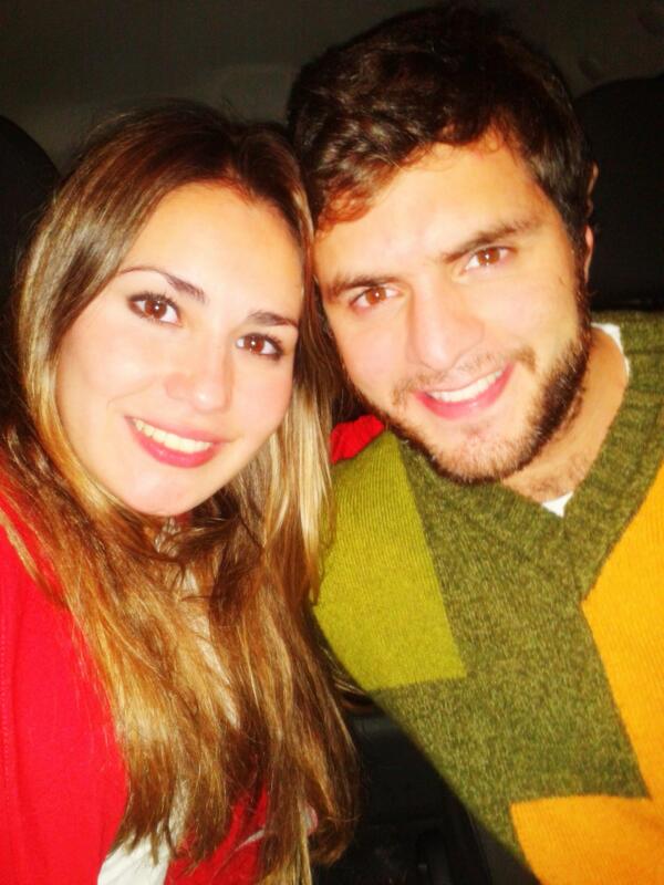 RuizStefi's tweet photo. "Sacar belleza de este caos, es virtud" Esa sonrisa al lado de la mía es lo único que necesito ♥ @emimaratta http://t.co/89MsNpE6il