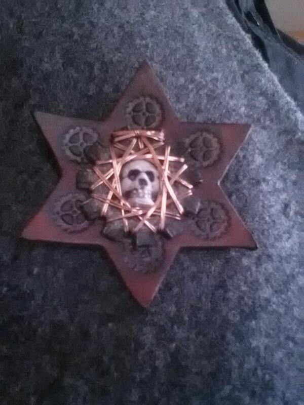 js_steampunk's tweet photo. My bounty hunter badge http://t.co/alKYubWfwi