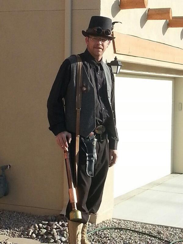 js_steampunk's tweet photo. Me as Sergeant Robert Jarmon-Barnhart, Bounty hunter http://t.co/cAavcn82vD