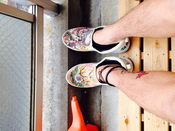 Ueno Ksk 最近スニーカーに絵を描くお仕事をしています インク スニーカー デザイン料込み込みで3000円です 世界に一つのあなただけスニーカー作ります よかったら是非 Http T Co Wtu2mrakia