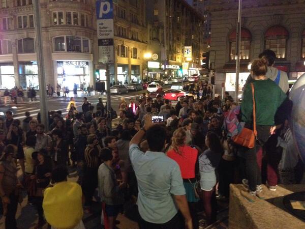 Jfalkenthal's tweet photo. The #globalfloat party is dancing through the streets of #SF from Y... http://t.co/k5v1nvGRgn http://t.co/cmqcwZfmD9