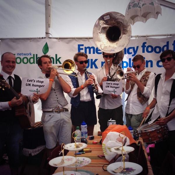 Thanks for the impromptu performance in our #socialenterprise tent <a href="/dixiestrollers/">The Dixie Strollers</a>!! #multitasking <a href="/LarmerTreeFest/">Larmer Tree Festival</a>