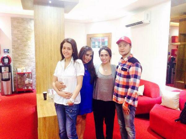 MithaBilqis's tweet photo. http://t.co/UY8whb694Y http://t.co/tJGJmH56I6