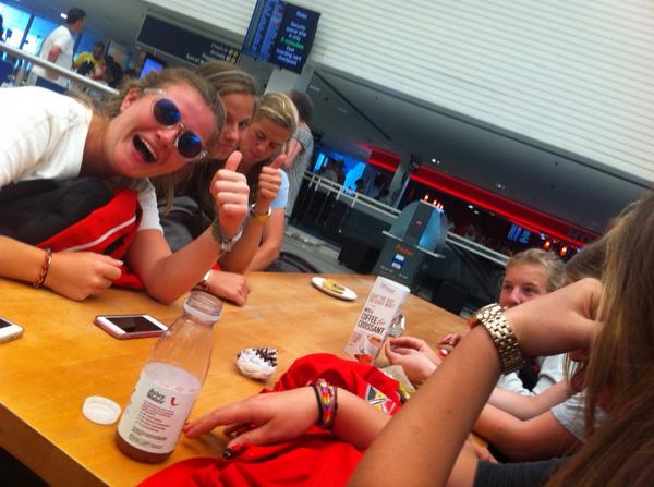 Meiden wille gewoon naar huis