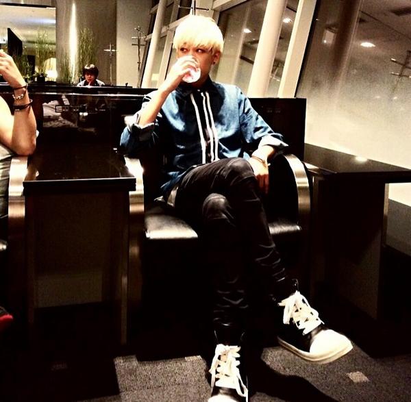 BAMBAM_SG's tweet photo. [IG] 'Who is next to me??' http://t.co/nbzRGJ5wV1