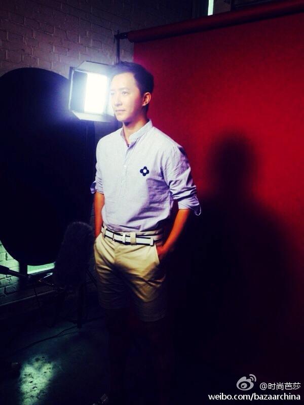 HangengSchedule's tweet photo. 140720 HanGeng filming propaganda for Bazaar Charity Night-2. cr:时尚芭莎 http://t.co/xugDvAqLWS