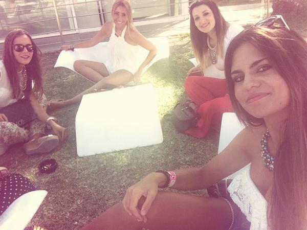 Raquelblasco9's tweet photo. Con las nenis @pauliims10 @SilvanaCompanny @LissethkarinaC #clari http://t.co/7xHoYLE2DW