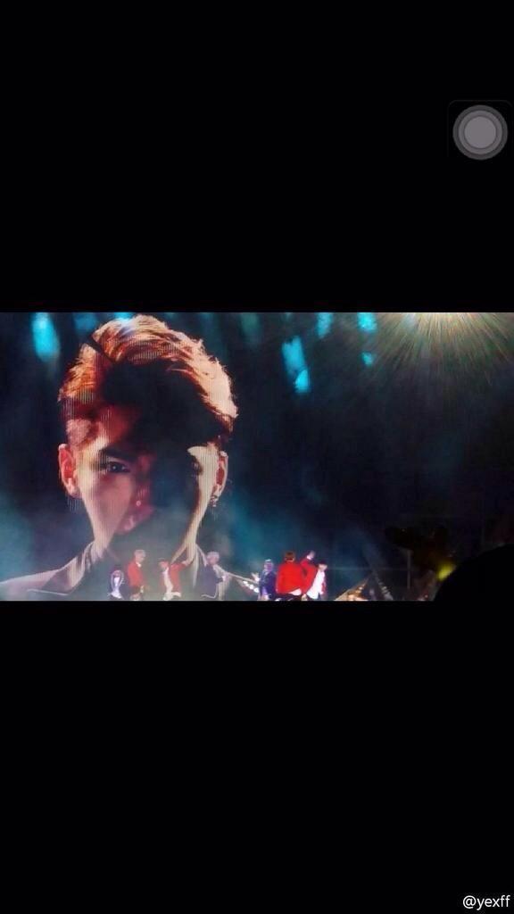 oohsehyung's tweet photo. “@seludotcom: THEY PUT KRIS IN THE VCR AND THEN NOW KRIS UPDATE HIS IG ACC IS IT A SIGN?¿¿???¿¿???? OH GAHD http://t.co/WmJRIEInFD”