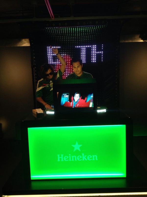 RomaiNeuray's tweet photo. Enjoying the #heinekenexperience with the best DJ's @patorc93 @laloricalde @rocasares and a fresh Heineken! http://t.co/JxTJ2nt0X0